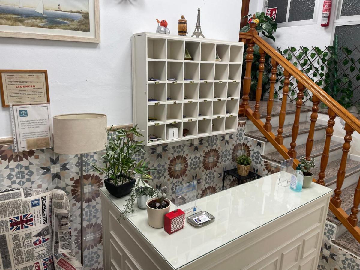 Hostal Mediterraneo Torre Del Mar Bagian luar foto