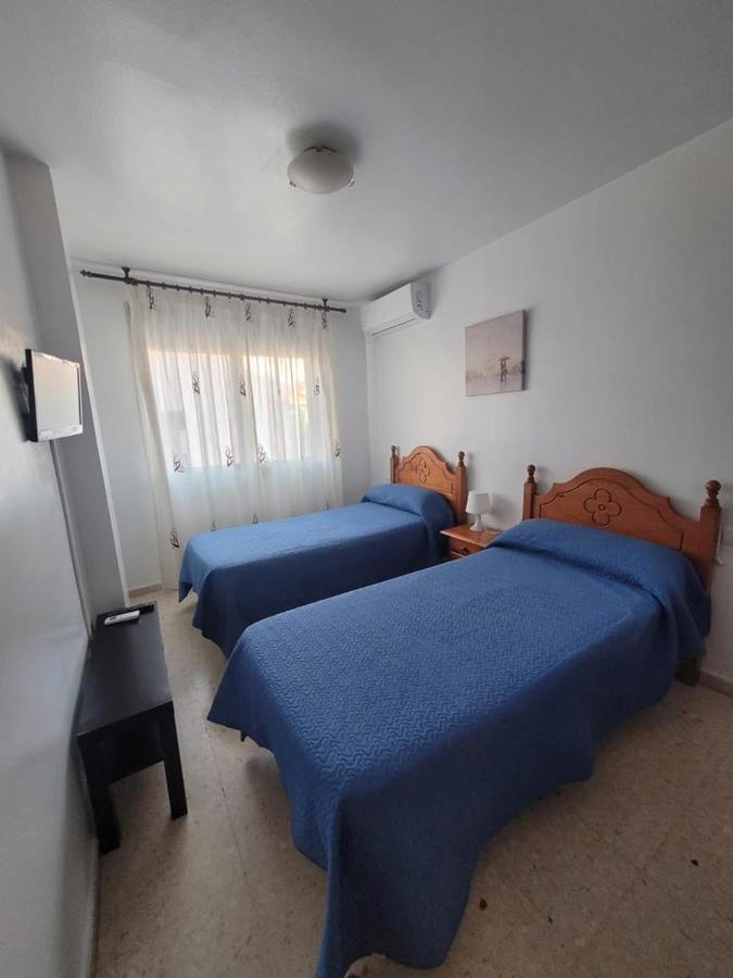 Hostal Mediterraneo Torre Del Mar Bagian luar foto