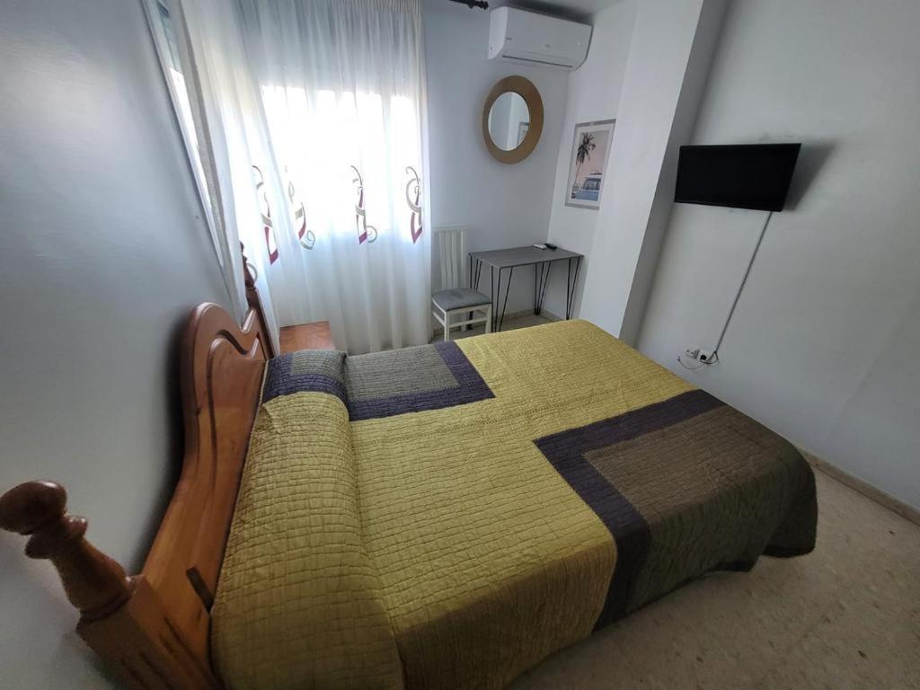 Hostal Mediterraneo Torre Del Mar Bagian luar foto