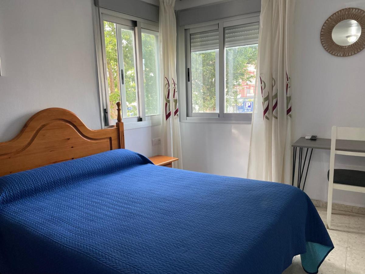 Hostal Mediterraneo Torre Del Mar Bagian luar foto