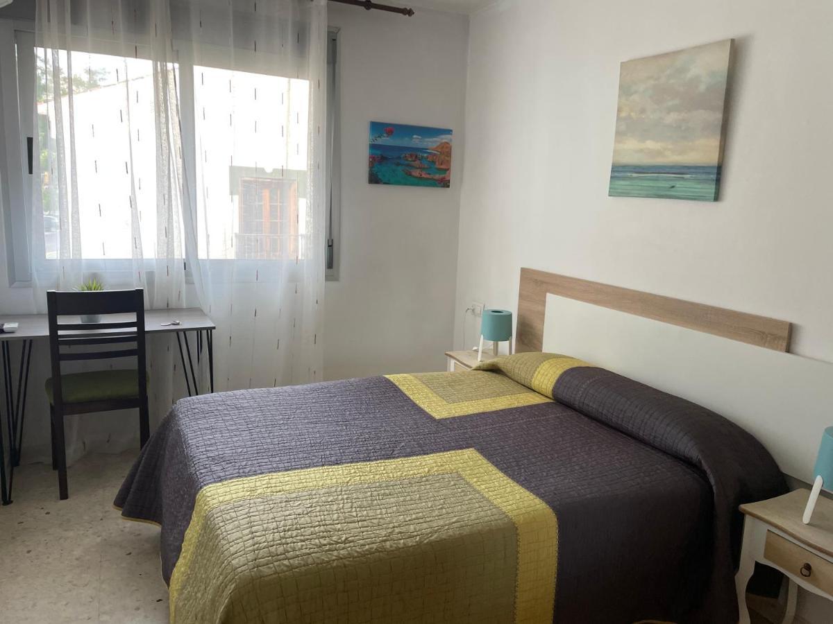 Hostal Mediterraneo Torre Del Mar Bagian luar foto