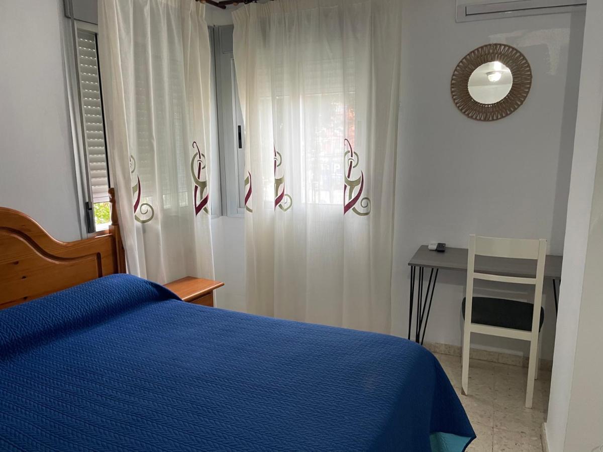Hostal Mediterraneo Torre Del Mar Bagian luar foto