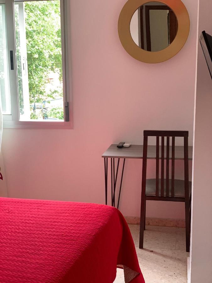Hostal Mediterraneo Torre Del Mar Bagian luar foto