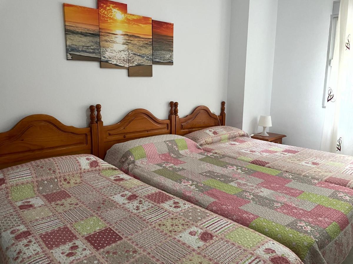 Hostal Mediterraneo Torre Del Mar Bagian luar foto