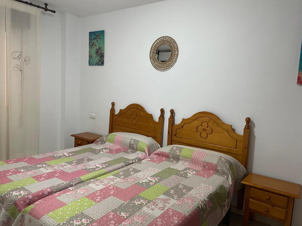 Hostal Mediterraneo Torre Del Mar Bagian luar foto