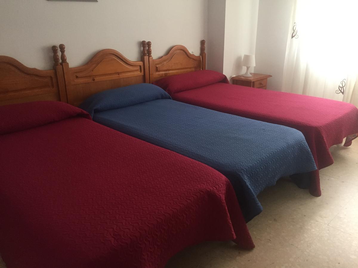 Hostal Mediterraneo Torre Del Mar Bagian luar foto