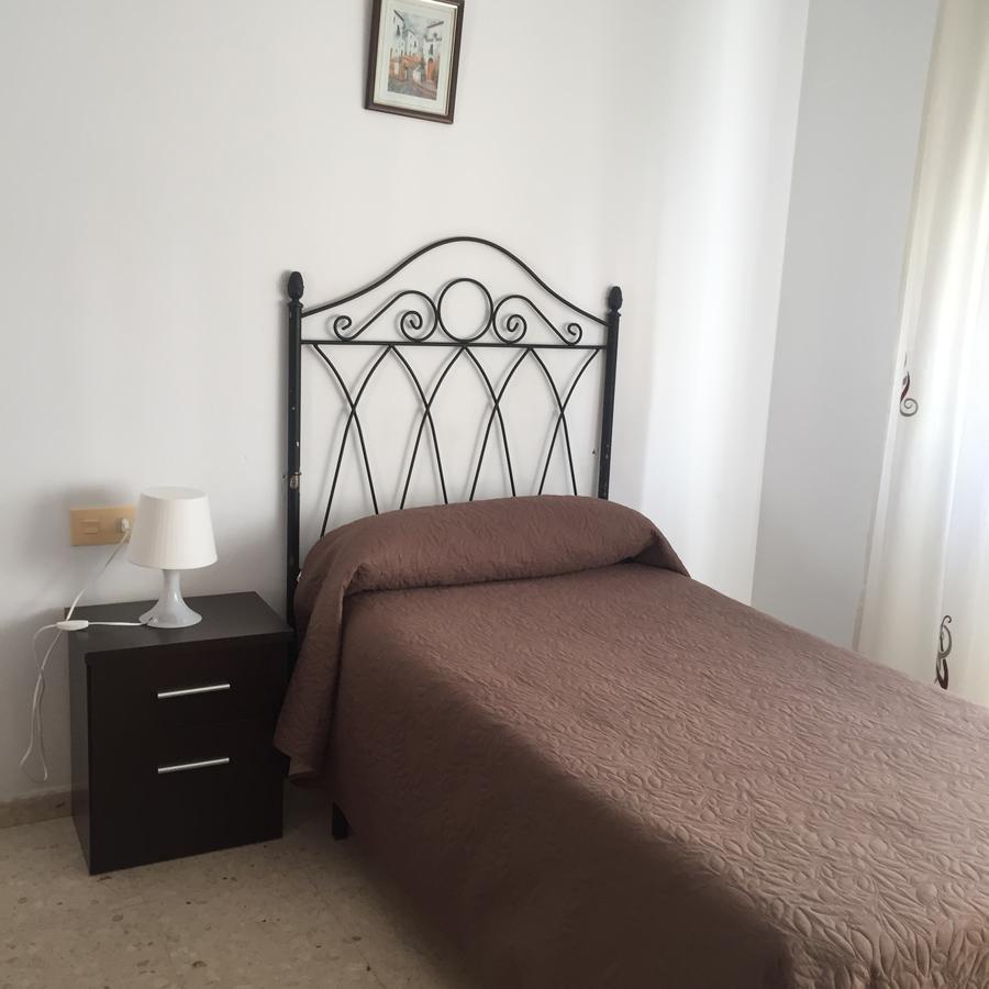 Hostal Mediterraneo Torre Del Mar Bagian luar foto