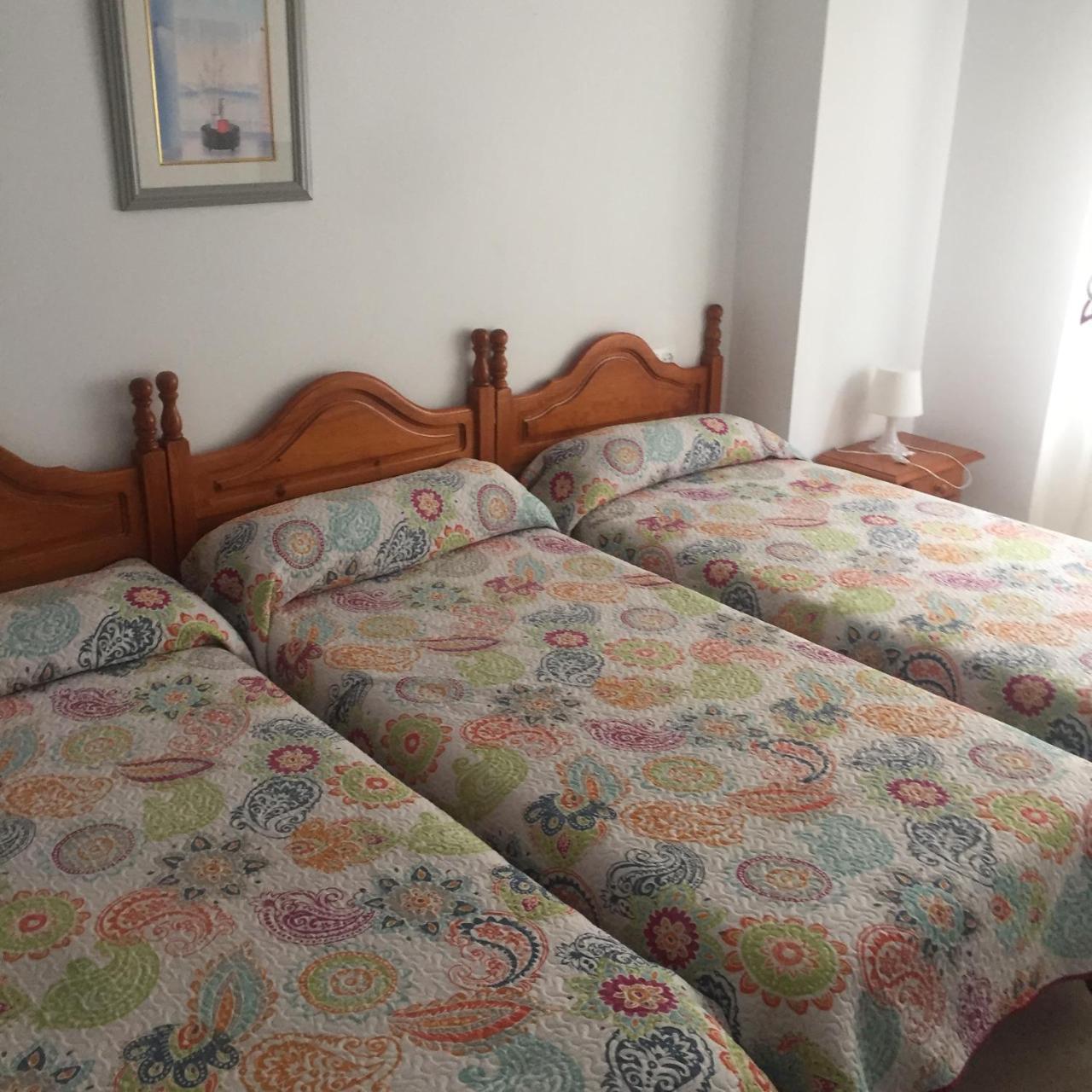 Hostal Mediterraneo Torre Del Mar Bagian luar foto