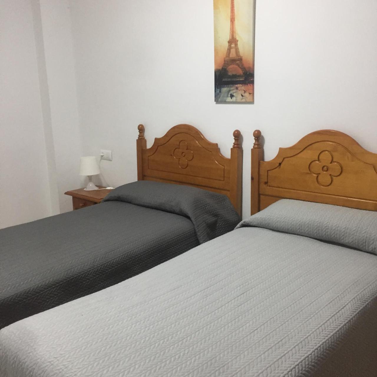 Hostal Mediterraneo Torre Del Mar Bagian luar foto