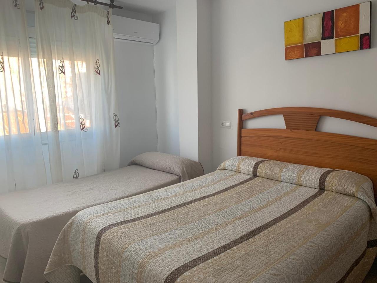 Hostal Mediterraneo Torre Del Mar Bagian luar foto
