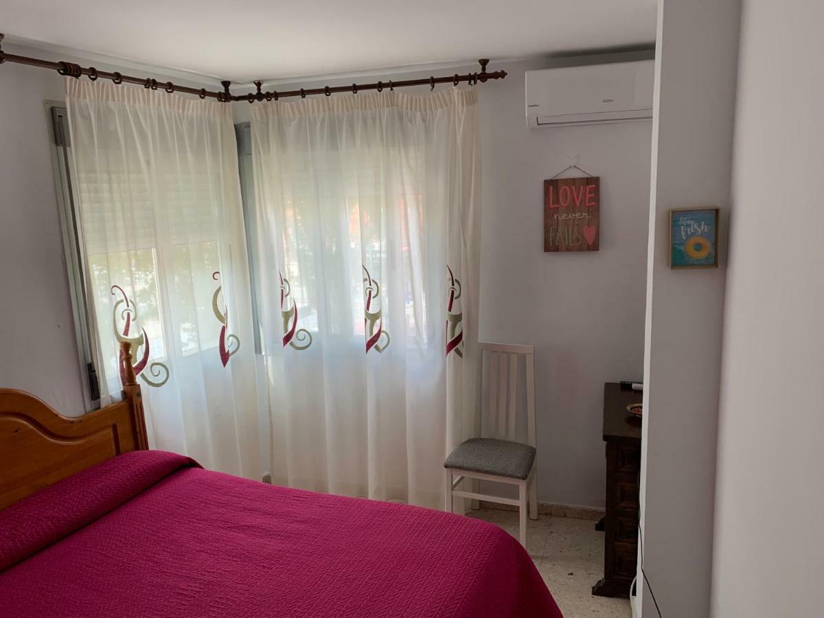 Hostal Mediterraneo Torre Del Mar Bagian luar foto