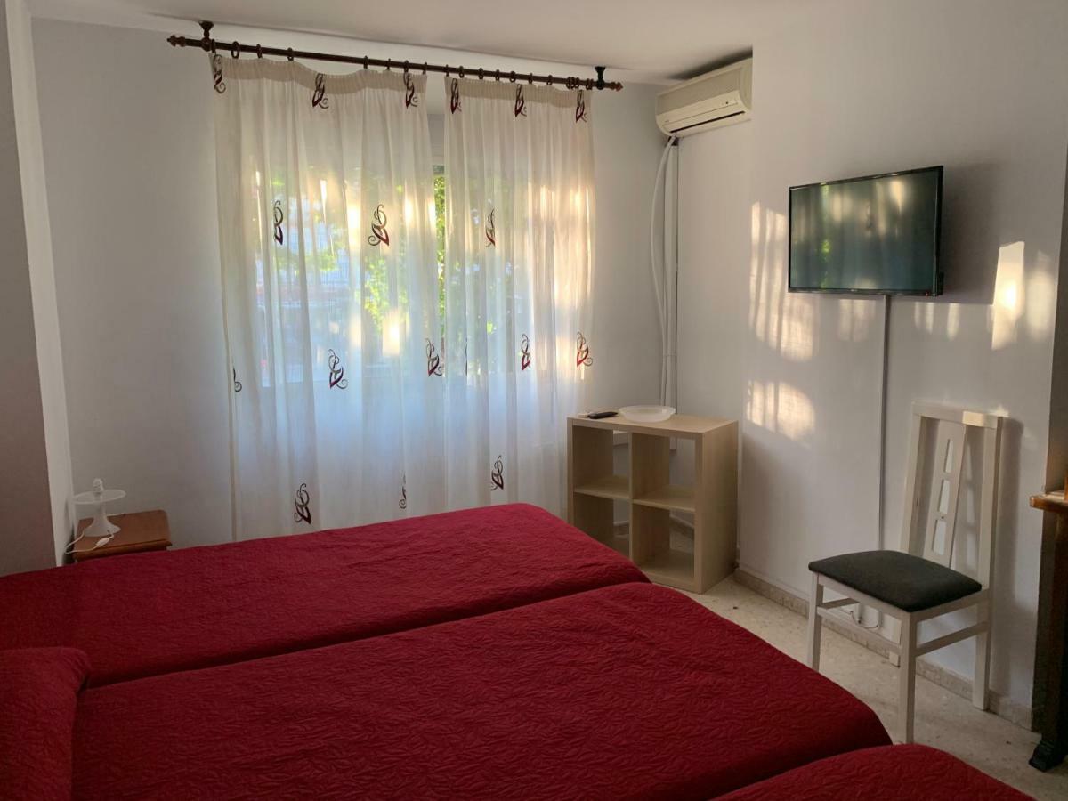 Hostal Mediterraneo Torre Del Mar Bagian luar foto