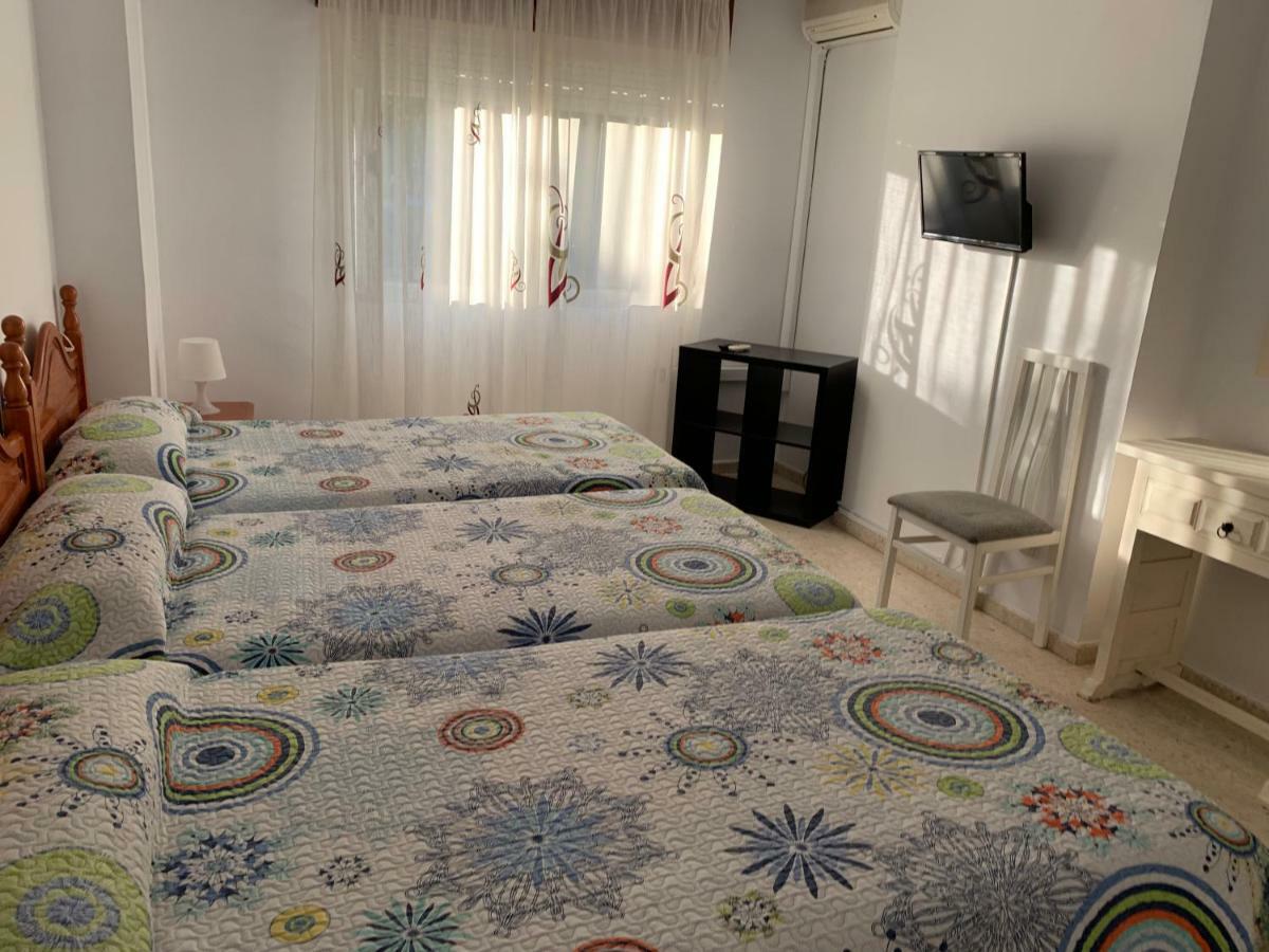 Hostal Mediterraneo Torre Del Mar Bagian luar foto