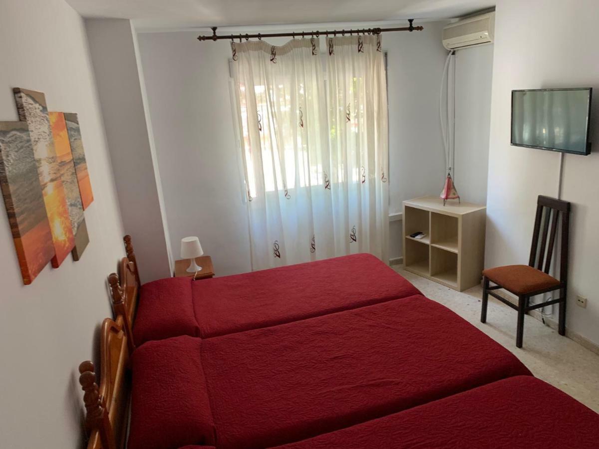 Hostal Mediterraneo Torre Del Mar Bagian luar foto